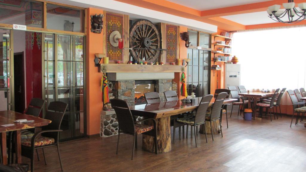 Nirvana Hotel, Restaurant & Bar Xiahe Dış mekan fotoğraf