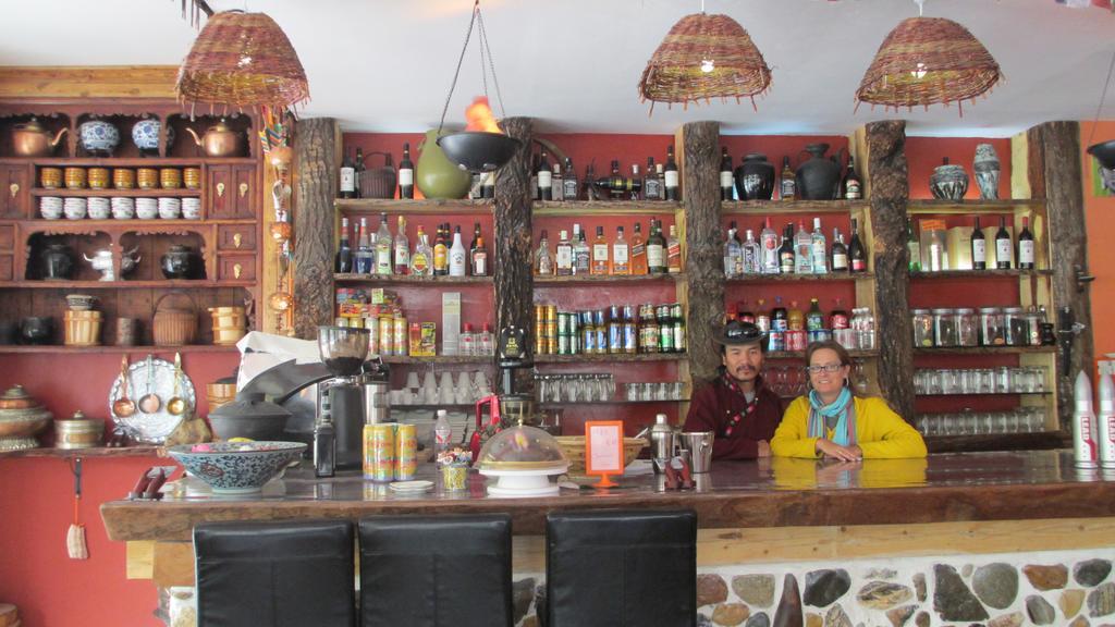 Nirvana Hotel, Restaurant & Bar Xiahe Dış mekan fotoğraf
